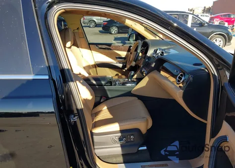 2017 Bentley Bentayga W12/W12 First Edition из США, поврежденный, VIN SJAAC2ZV4HC015750